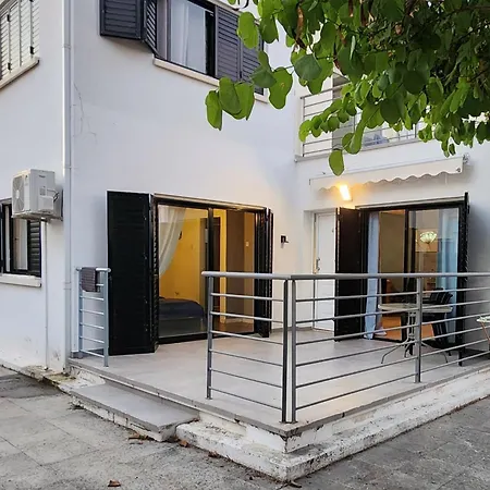 Larnaca Breeze Apartment *