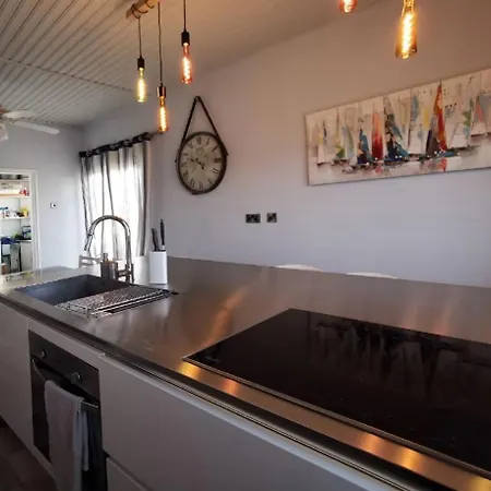 Larnaca Breeze Apartman Píla