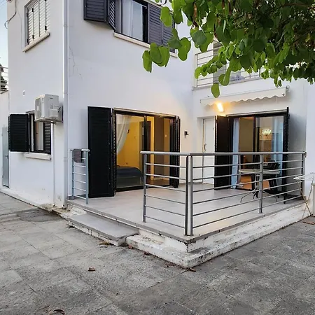 Larnaca Breeze * Pyla