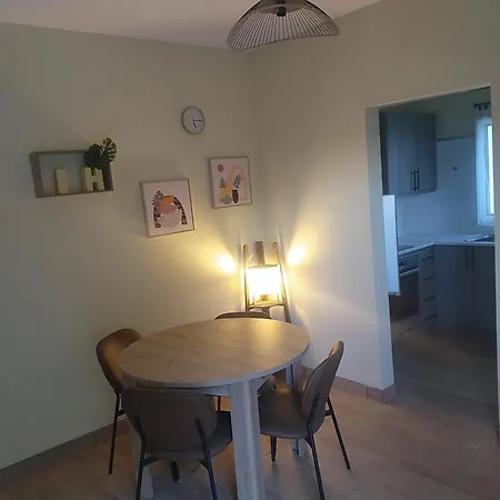 Larnaca Breeze * ピラ