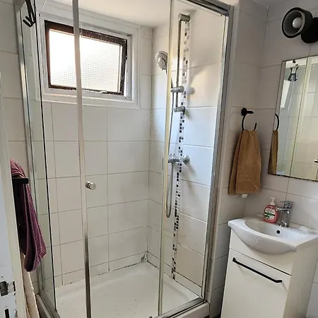 Larnaca Breeze * ピラ