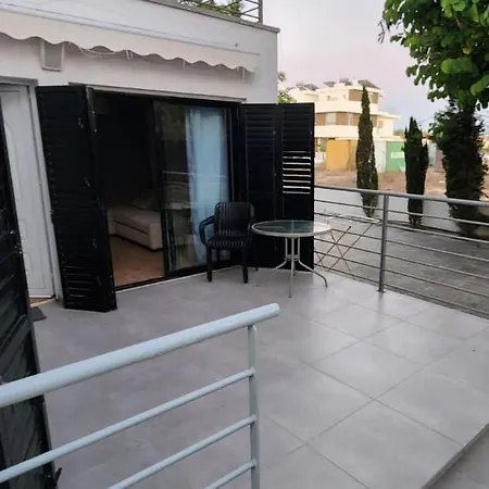 Larnaca Breeze アパート *