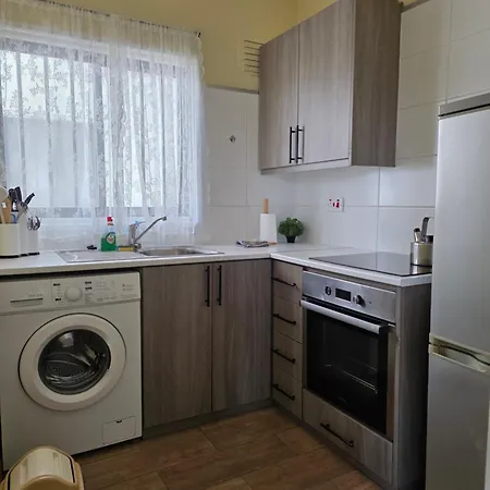 アパート Larnaca Breeze ピラ