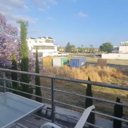 公寓 Larnaca Breeze *