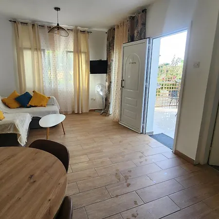 公寓 Larnaca Breeze