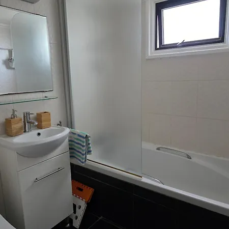 דירה Larnaca Breeze *